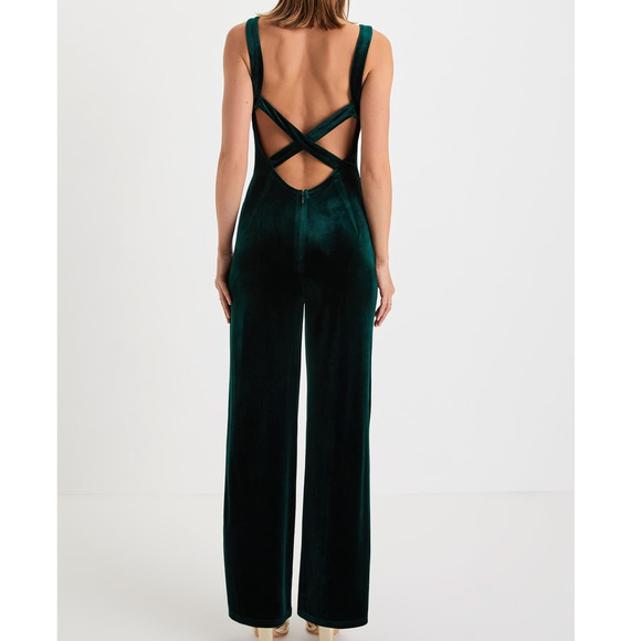 LULU'S SZ M Perfectly Classy Emerald Green Velvet Strappy Jumpsuit NEW b65 - Picture 2 of 11